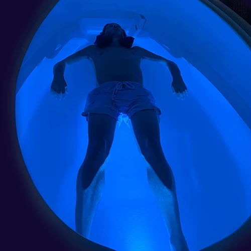 Floatation tank